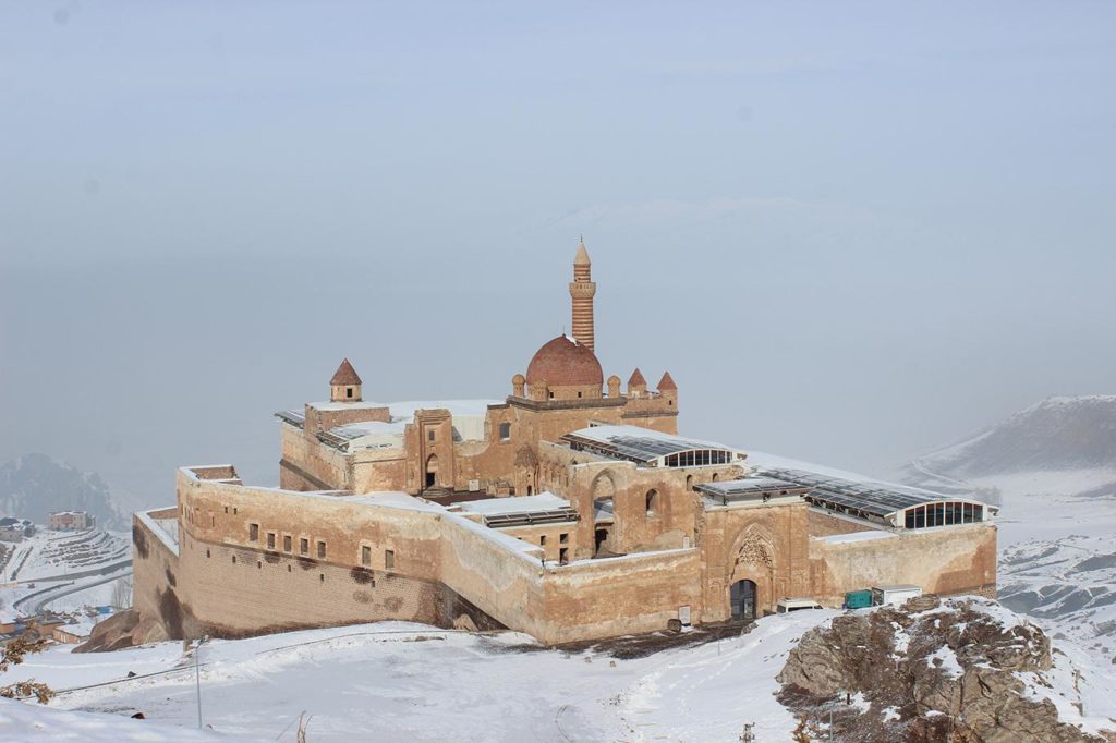قصر إسحاق باشا