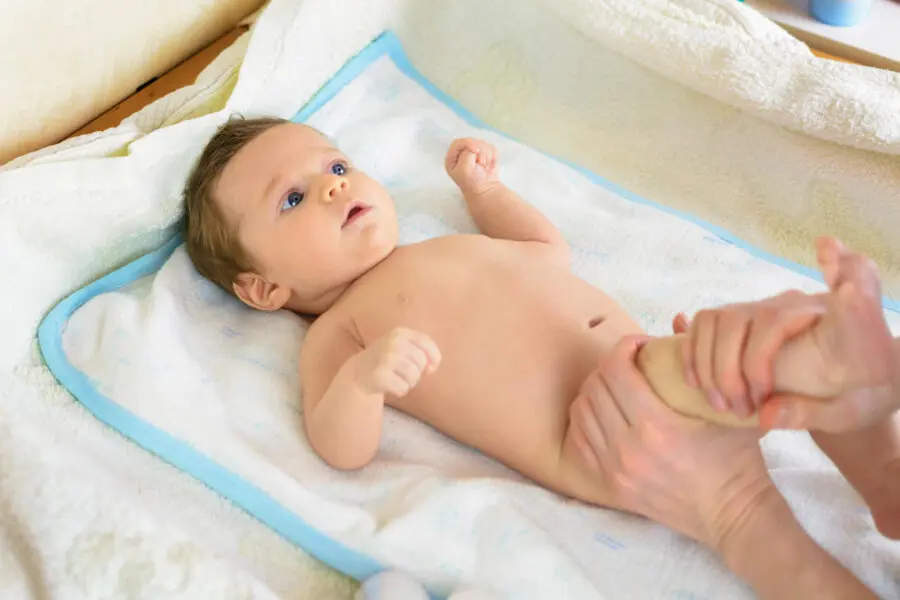 العلاج الطبيعي للاطفال الرضع