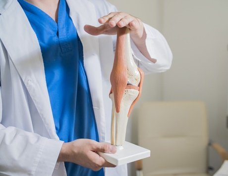 علاج تورم الركبة بعد العملية